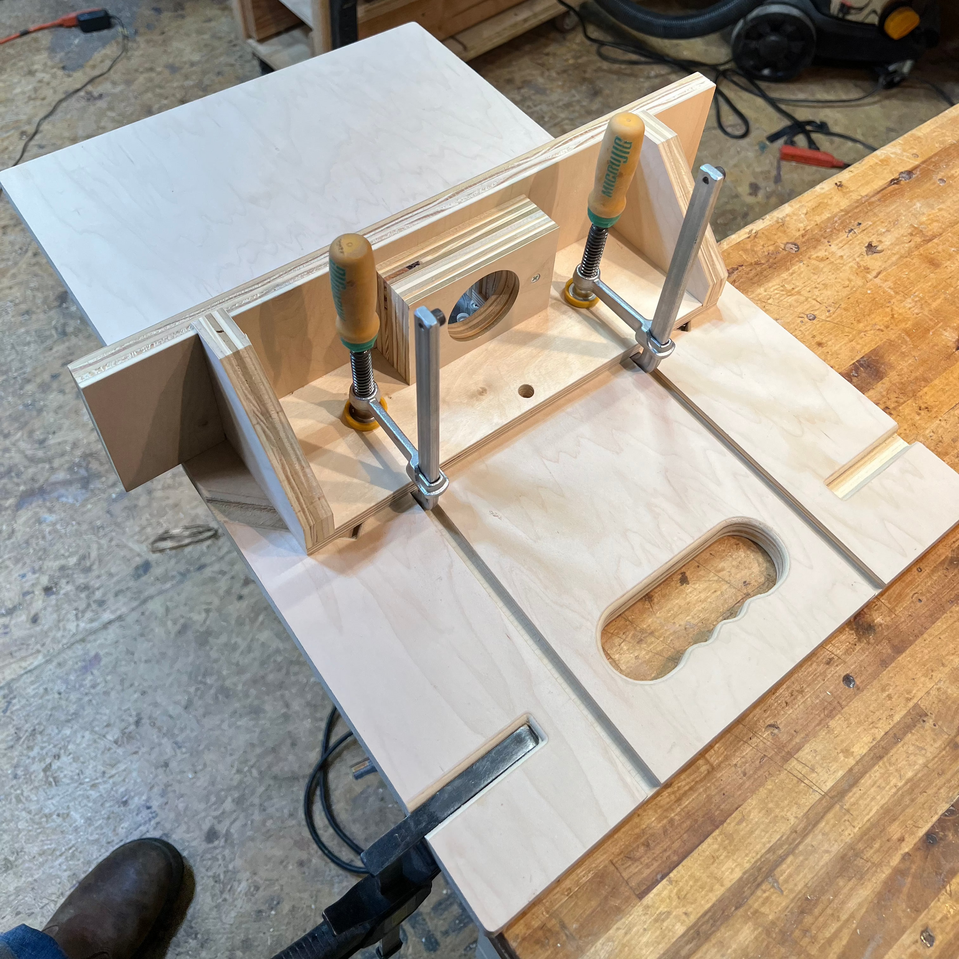 Portable Router Table with Fence & Universal Baseplate