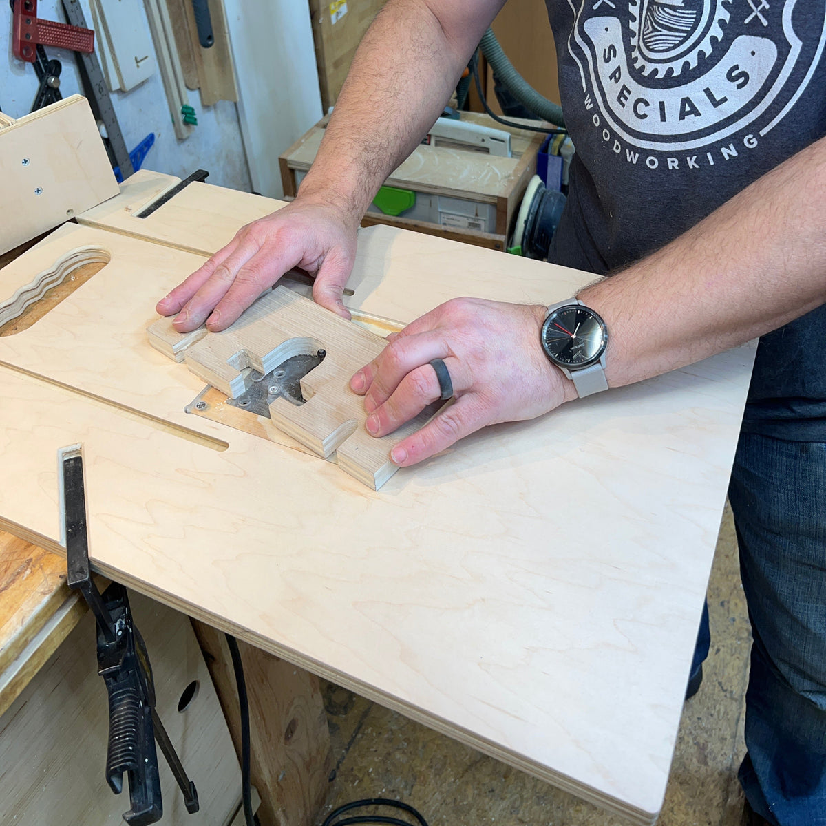 Portable Router Table with Fence & Universal Baseplate